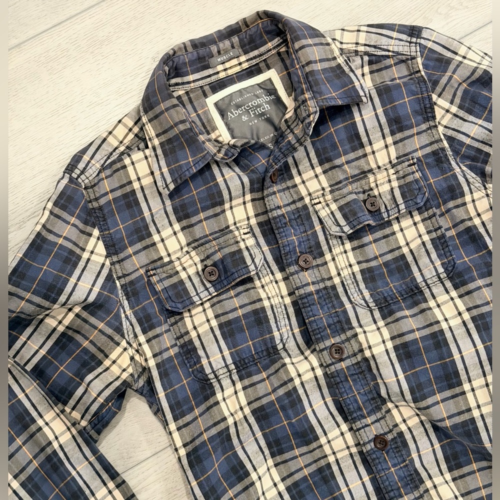 Abercrombie & Fitch - Plaid Flannel Shirt Men’s Size S - Muscle Fit - Cotton